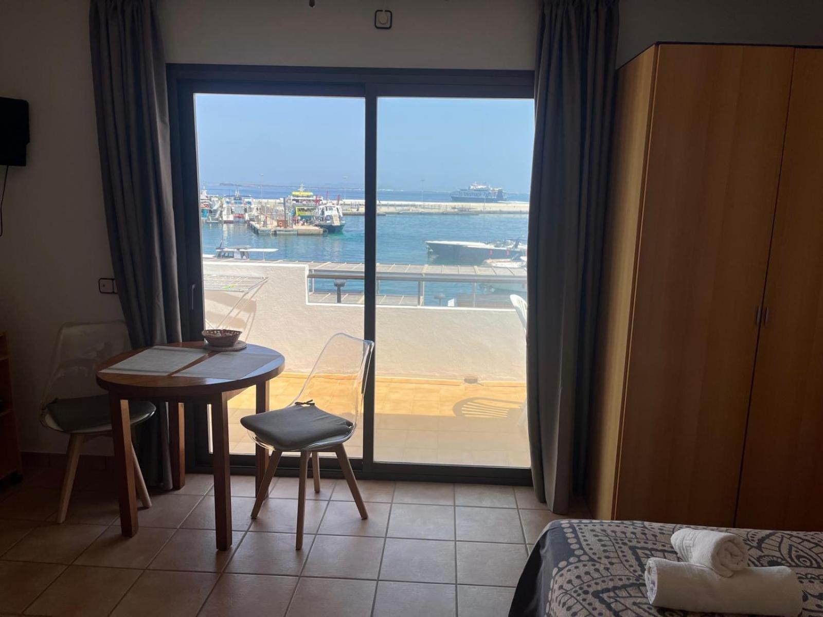 Apartamentos Mar I Vent Puerto De La Savina  Exterior photo